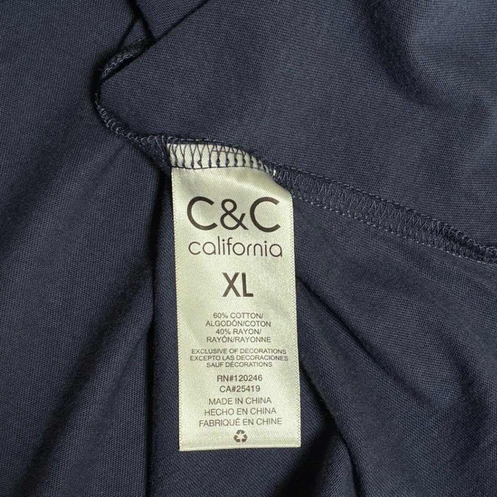 C&C California Navy Blue Crochet Flutter Sleeve Top XL NWT Cotton Blend - Picture 4 of 6